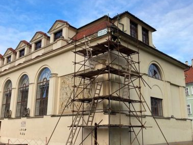Pronájem a půjčovna lešení Praha - trubkové lešení pro opravy fasád, střech